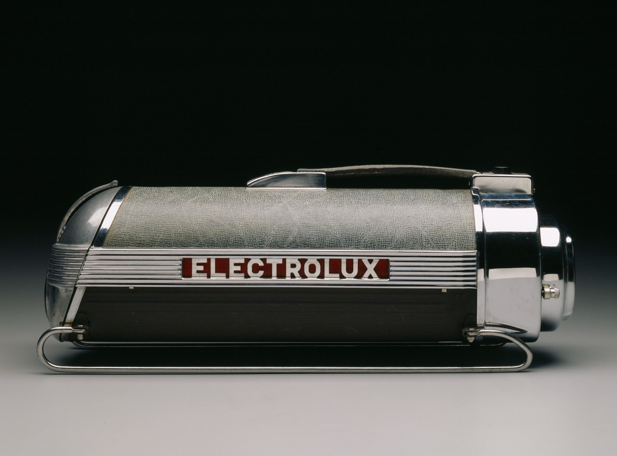 Vacuum cleaner (model 30), Lurelle Guild, 1937