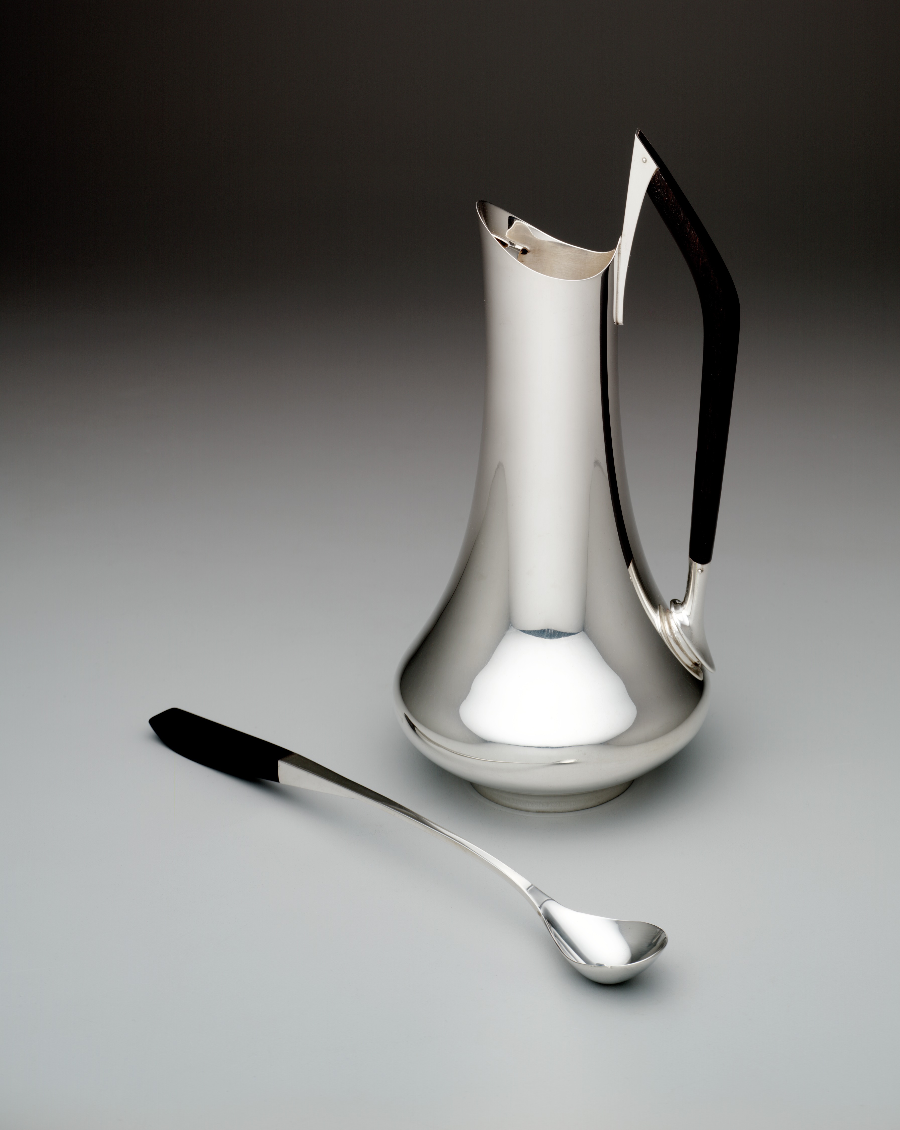 circa-70-pitcher_2002-29-68-a-b