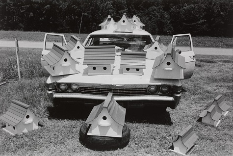 Geoff Winningham, publisher: The Cronin Gallery, Sunday, February 26, Birdhouse Vendor, Interstate 45, negative 1973, print 1976, gelatin silver print, Dallas Museum of Art, gift of Prestonwood National Bank, 1981.36.8